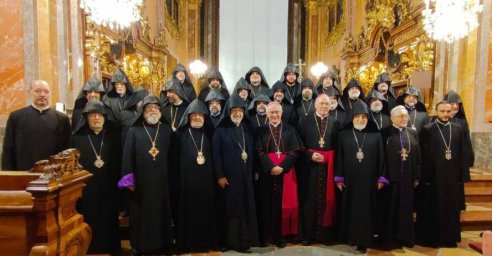 Подписи на armspyurk.com стали символом протеста против преследования высших церковных чинов