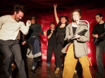 Благотворительный аукцион современного искусства состоится на фестивале в Театре Труда