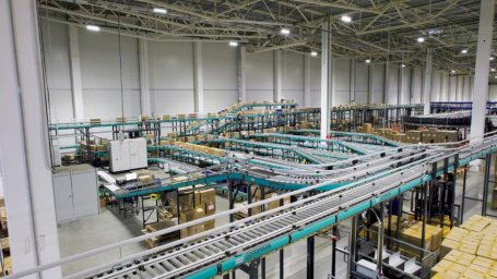 Новый этап интралогистики: COMITAS создал для Глории Джинс склад будущего